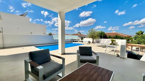 Villa de 3 dormitorios y 2 baños con piscina y jardín en Benijofar, imagen 5