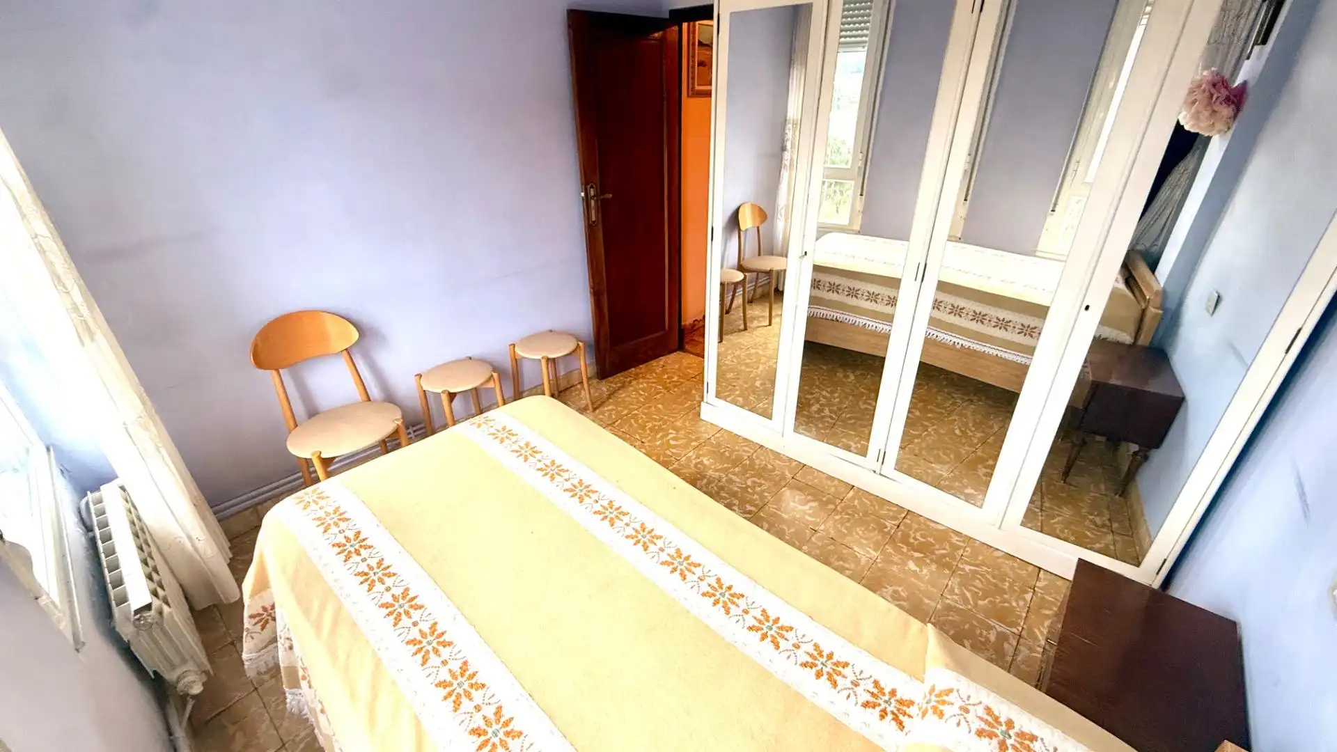 Dormitori de Casa o xalet en venda en Ourense Capital  amb Aire condicionat, Calefacció i Moblat