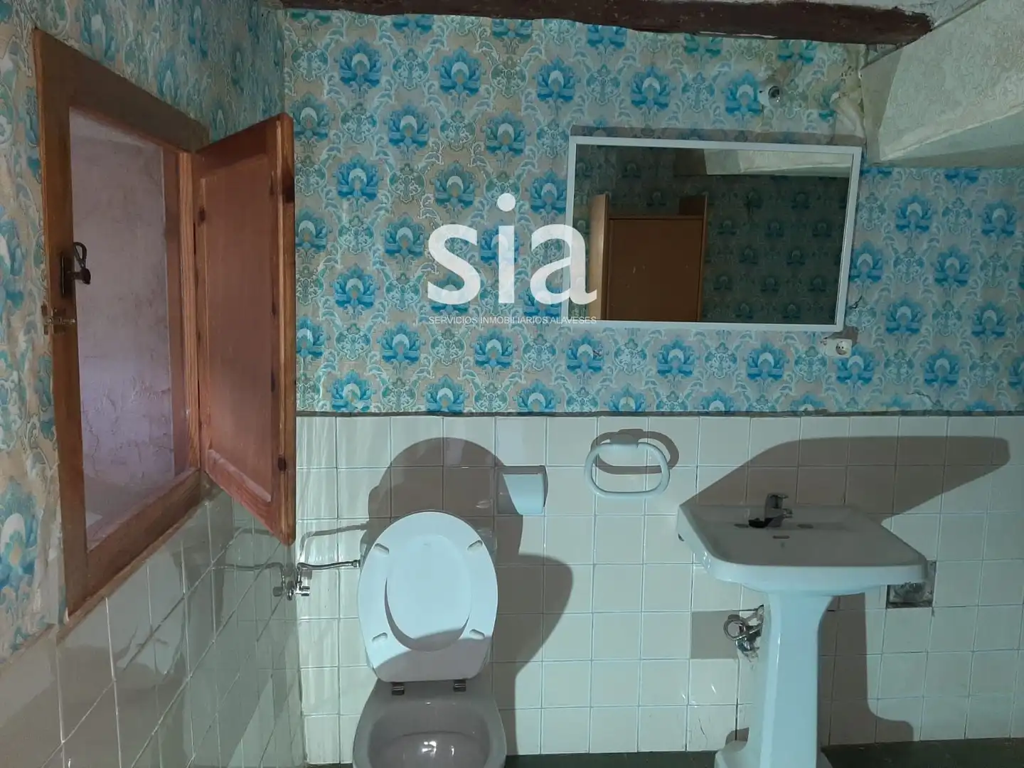 Bany de Casa o xalet en venda en Zambrana amb Jardí privat i Traster