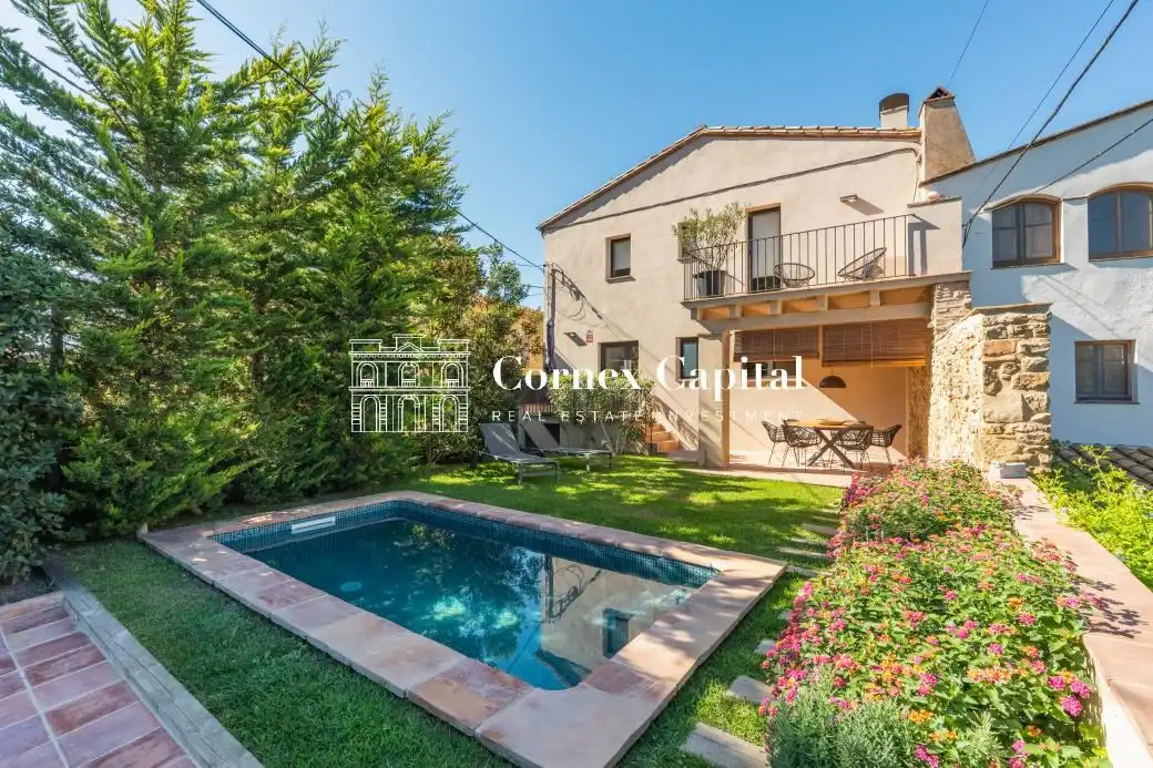Vista exterior de Casa o chalet en venta en La Bisbal d'Empordà con Aire acondicionado, Calefacción y Jardín privado