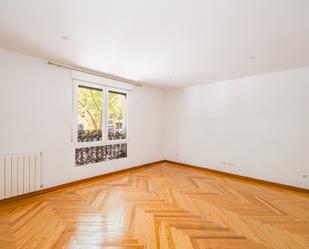 Bedroom of Apartment for sale in  Madrid Capital  with Air Conditioner