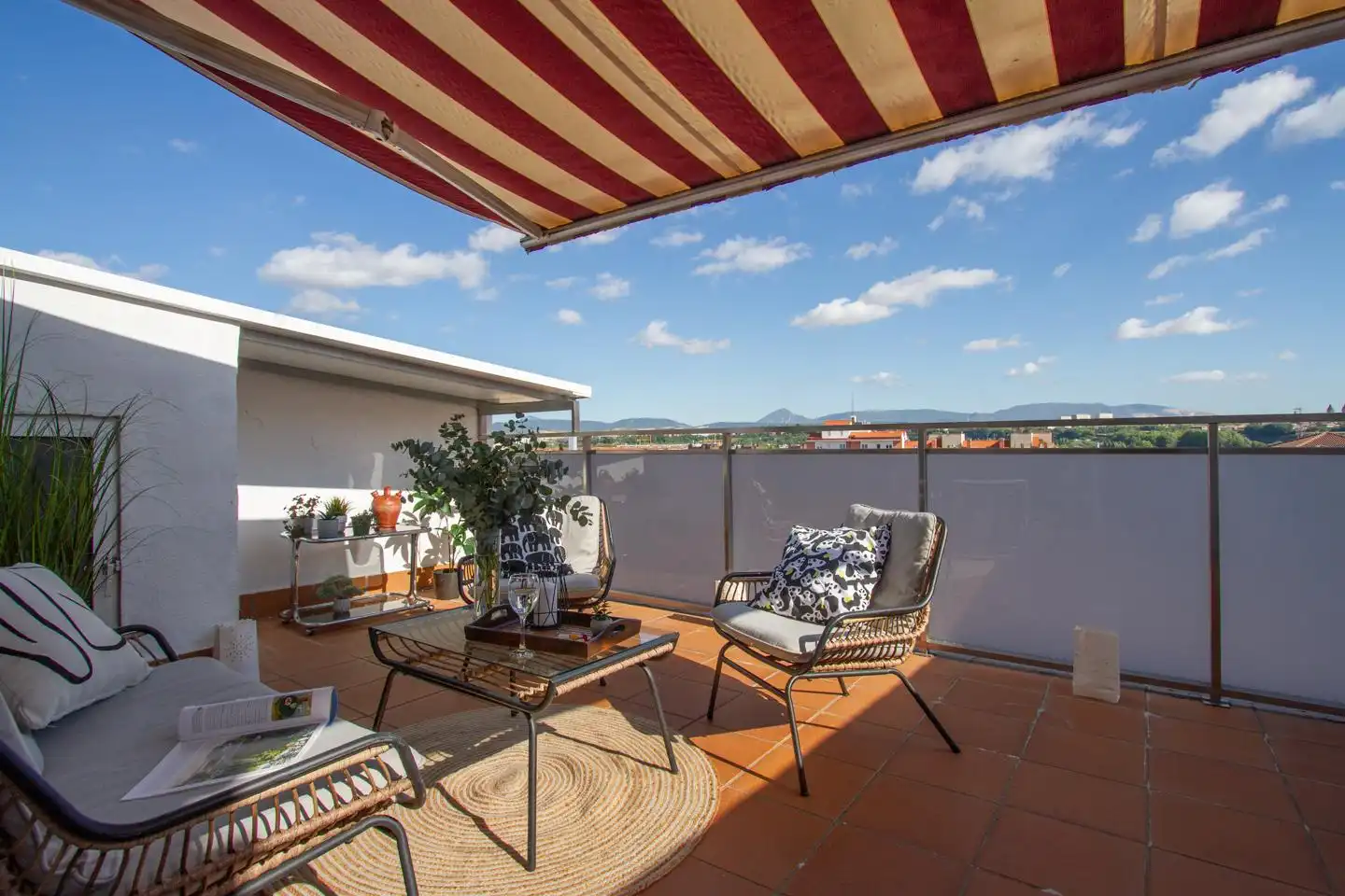 Terraza de Ático en venta en Ansoáin / Antsoain con Calefacción, Terraza y Amueblado
