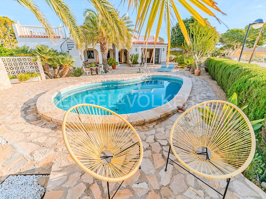 Swimming pool of House or chalet for sale in El Campello  with Air Conditioner, Heating and Private garden