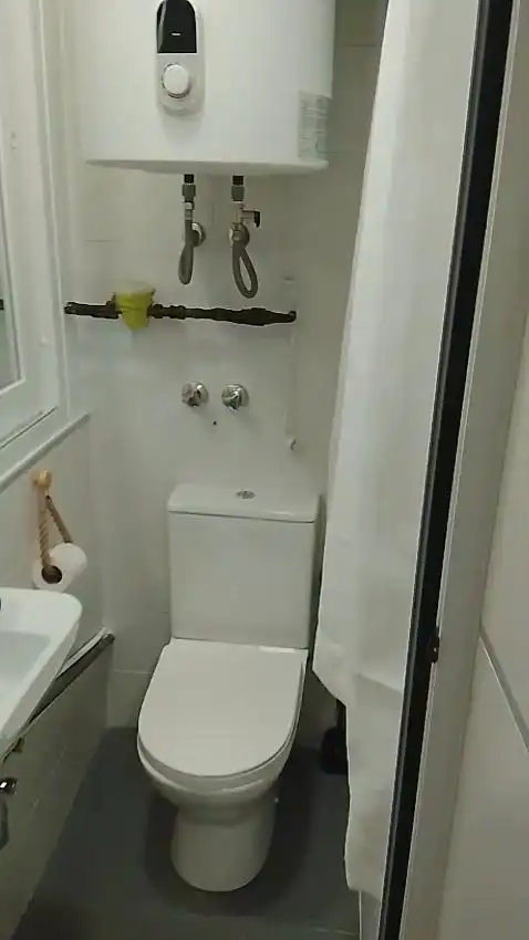 Bathroom of Flat for rent in Ronda