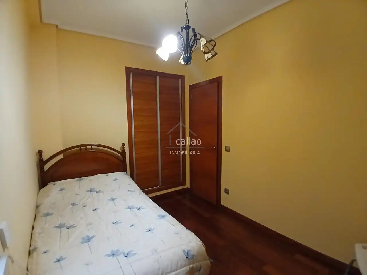 Habitación de Piso de alquiler en Ferrol con Calefacción, Parquet y Trastero