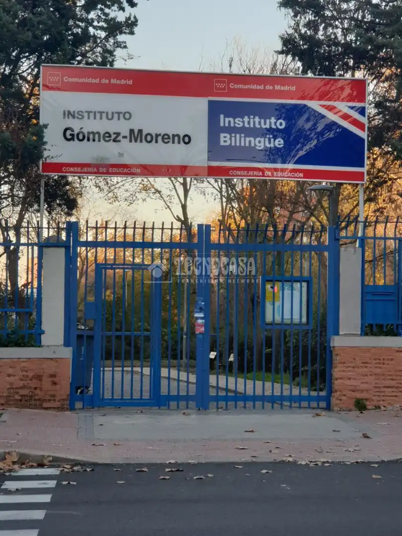 Außenansicht von Wohnung zum Verkauf in Madrid
