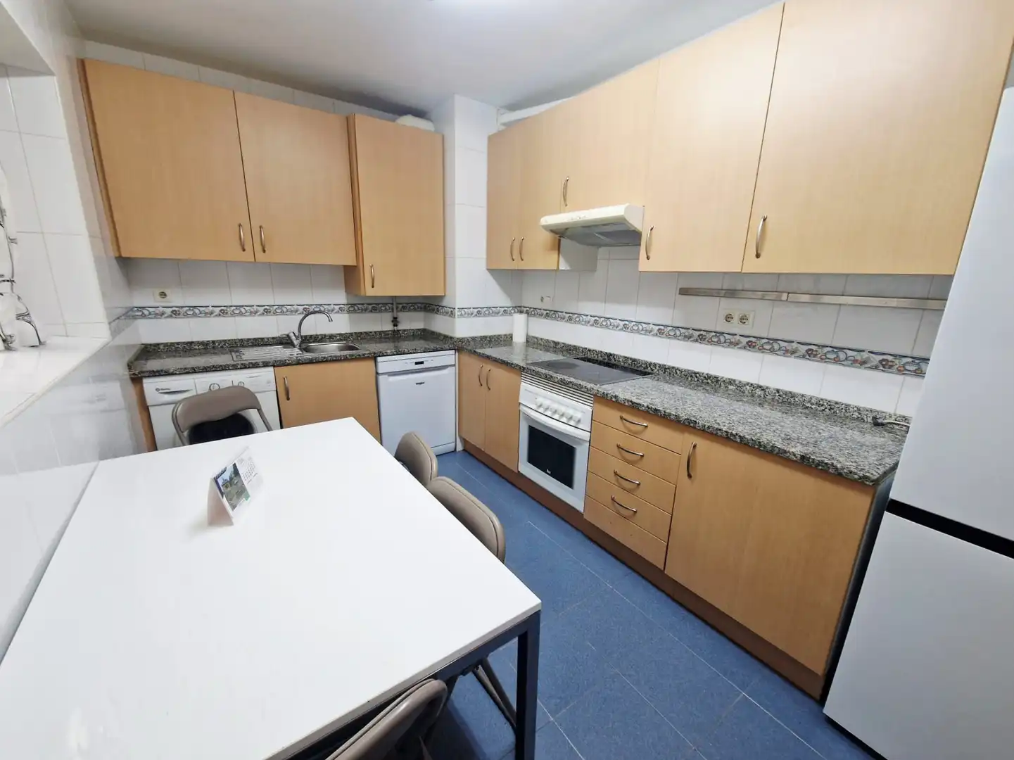 Cocina de Piso en venta en Avilés con Calefacción, Parquet y Trastero