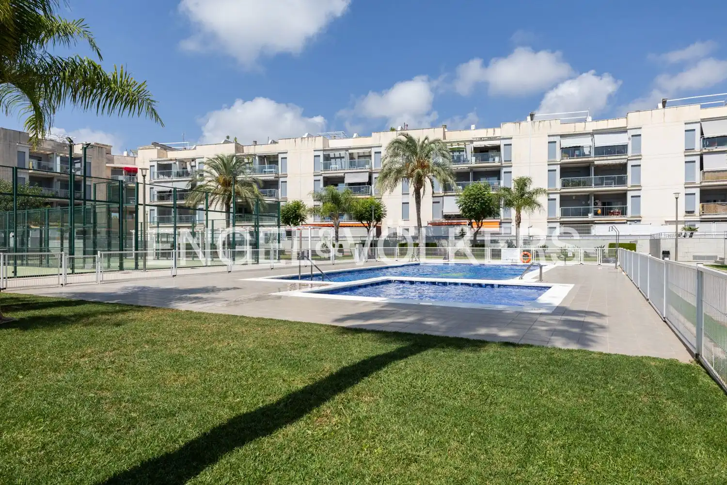 Piscina de Àtic de lloguer en Almenara amb Aire condicionat, Calefacció i Jardí privat