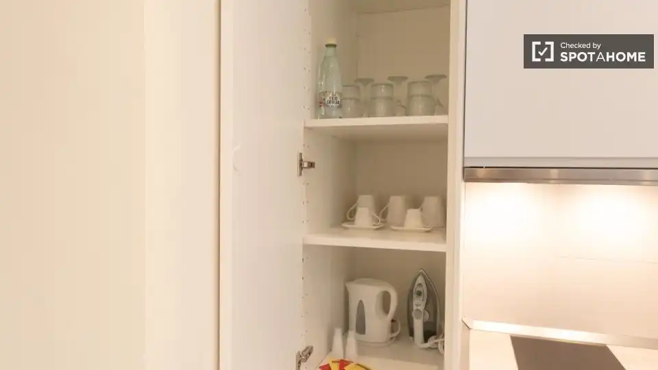 Cocina de Estudio para compartir en Madrid con Aire acondicionado, Calefacción y Terraza