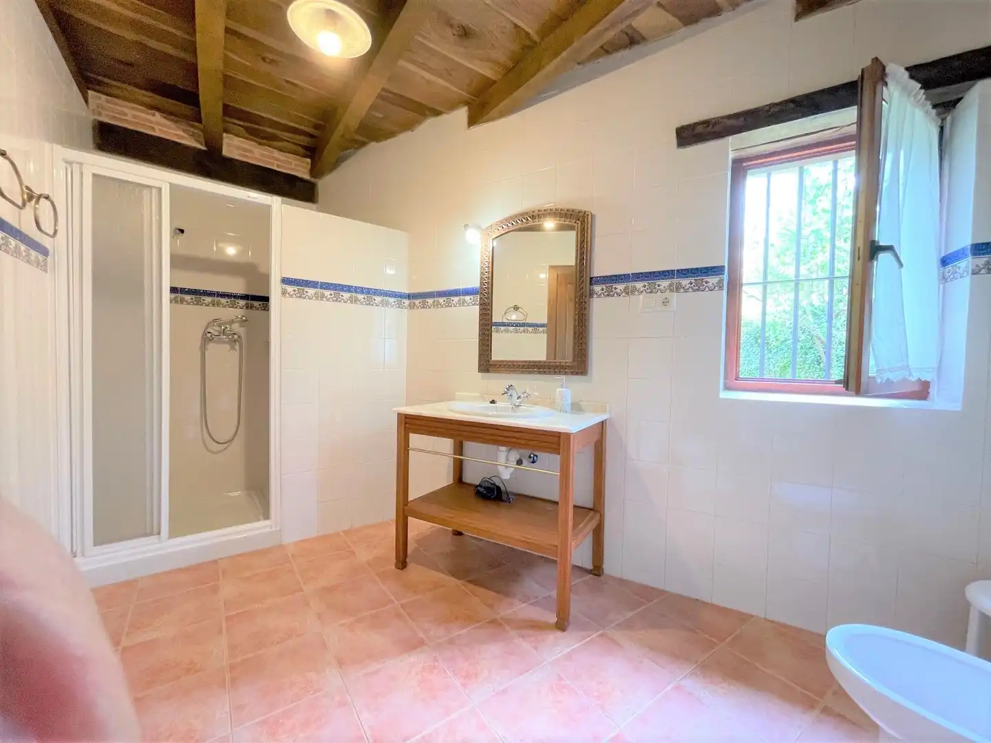 Badezimmer von Country house zum Verkauf in Villarcayo de Merindad de Castilla la Vieja mit Terrasse, Möbliert und Balkon