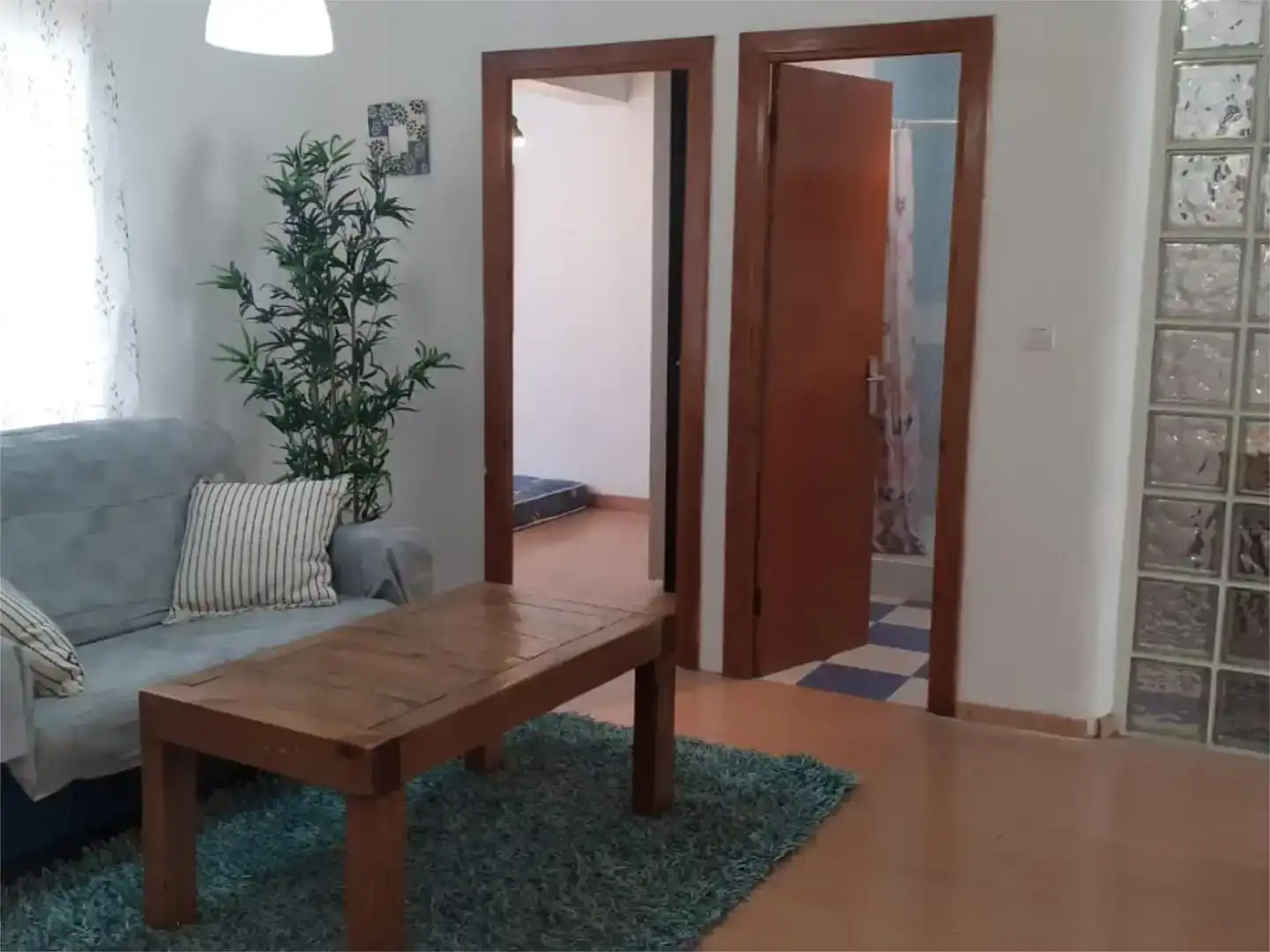 Sala d'estar de Pis en venda en Sabiñánigo amb Parquet, Traster i Moblat