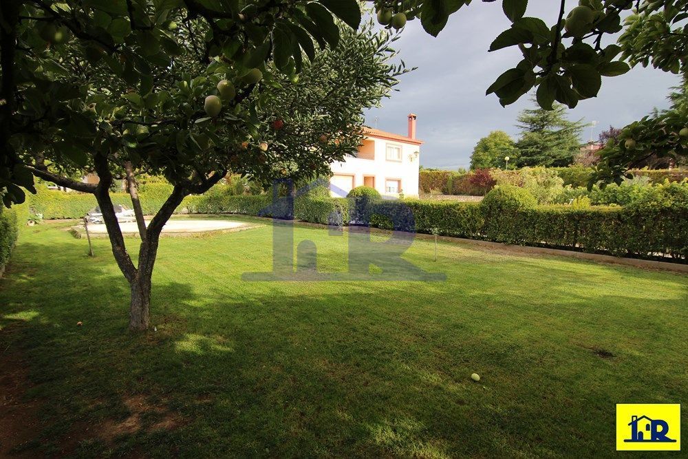 Jardí de Casa o xalet en venda en Cuenca Capital amb Calefacció, Jardí privat i Terrassa