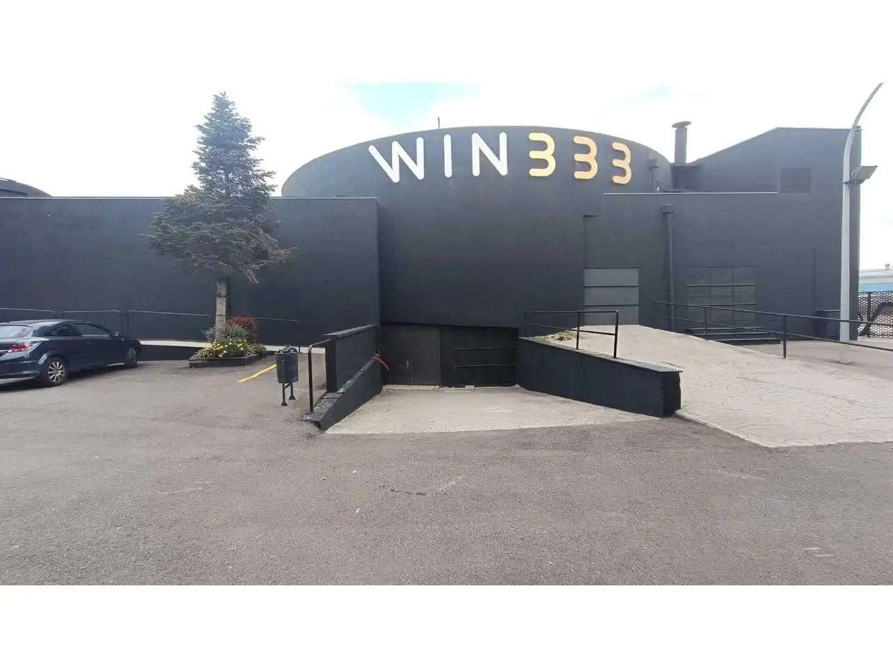 Vista exterior de Local de alquiler en Mollet del Vallès con Alarma