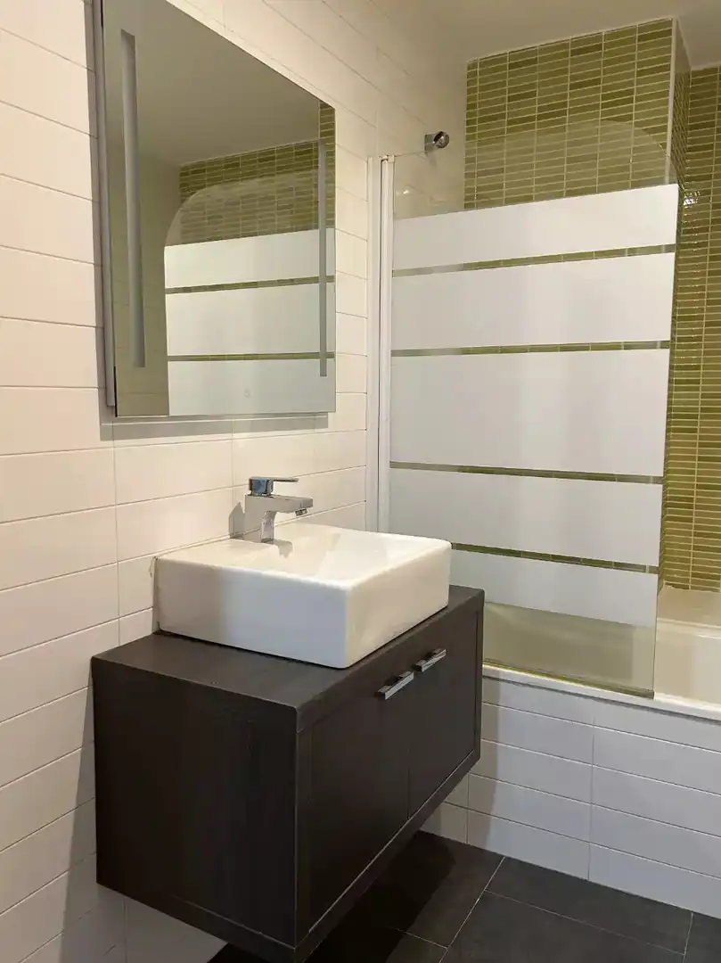 Bathroom of Flat for sale in Hostalric  with Parquet flooring, Terrace and Storage room