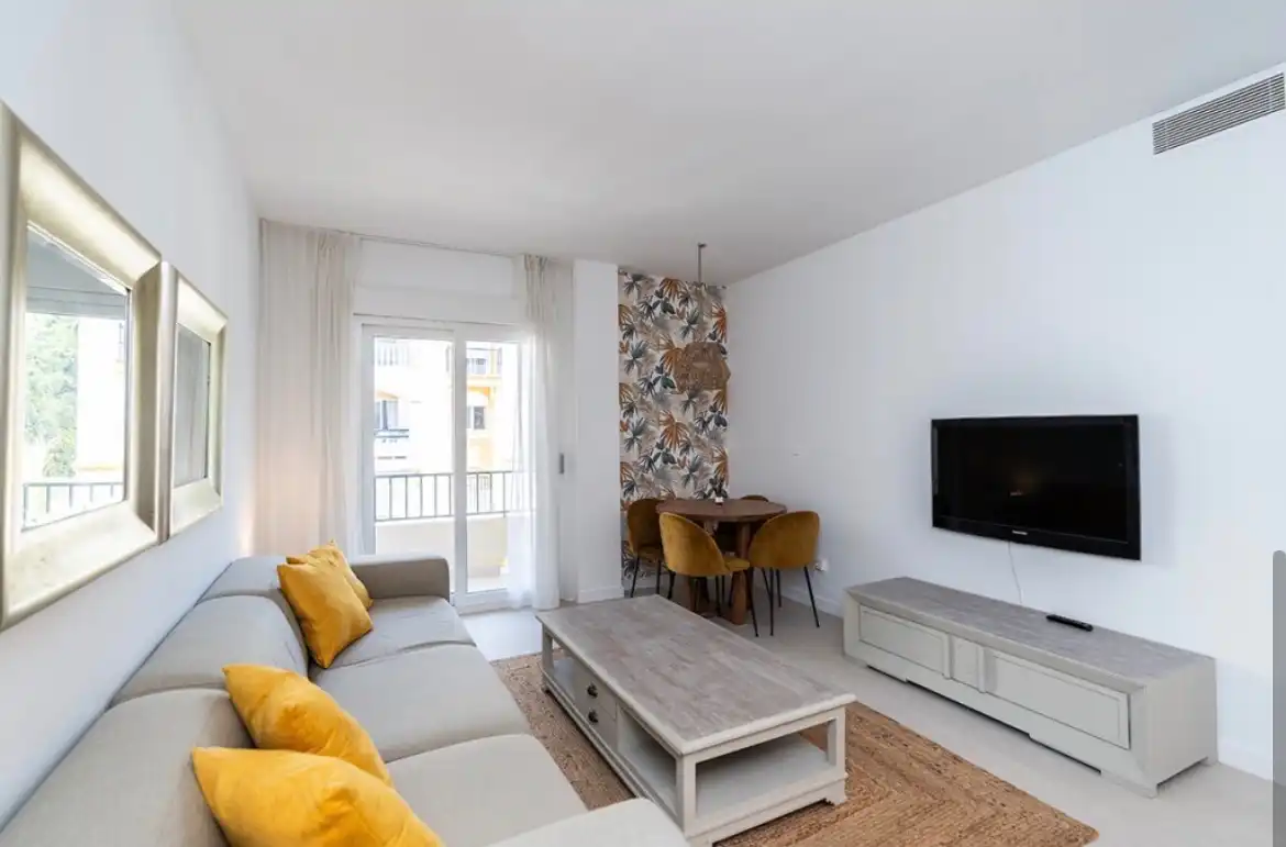 Sala de estar de Piso en venta en Marbella con Aire acondicionado, Terraza y Amueblado