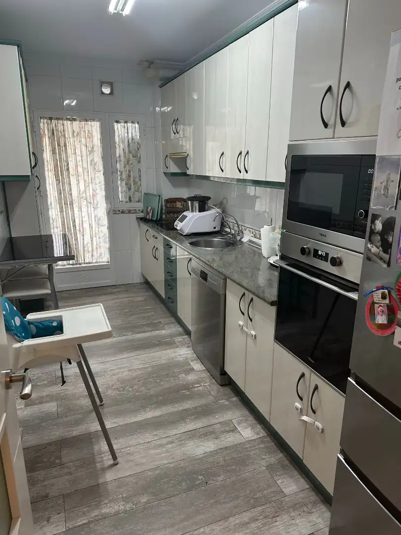 Cocina de Piso de alquiler en Plasencia con Aire acondicionado, Calefacción y Terraza