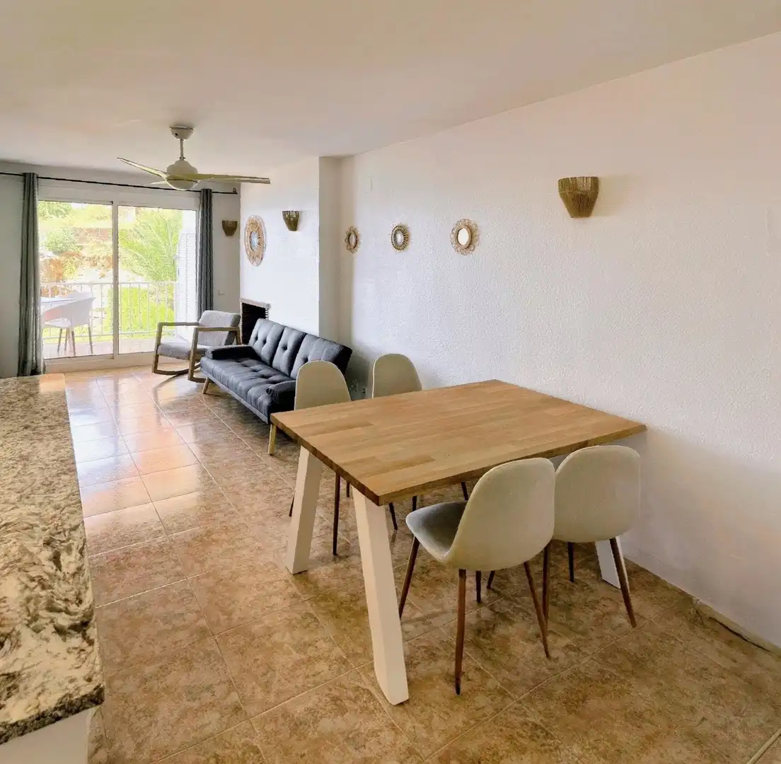 Menjador de Apartament en venda en Salou amb Aire condicionat, Calefacció i Terrassa