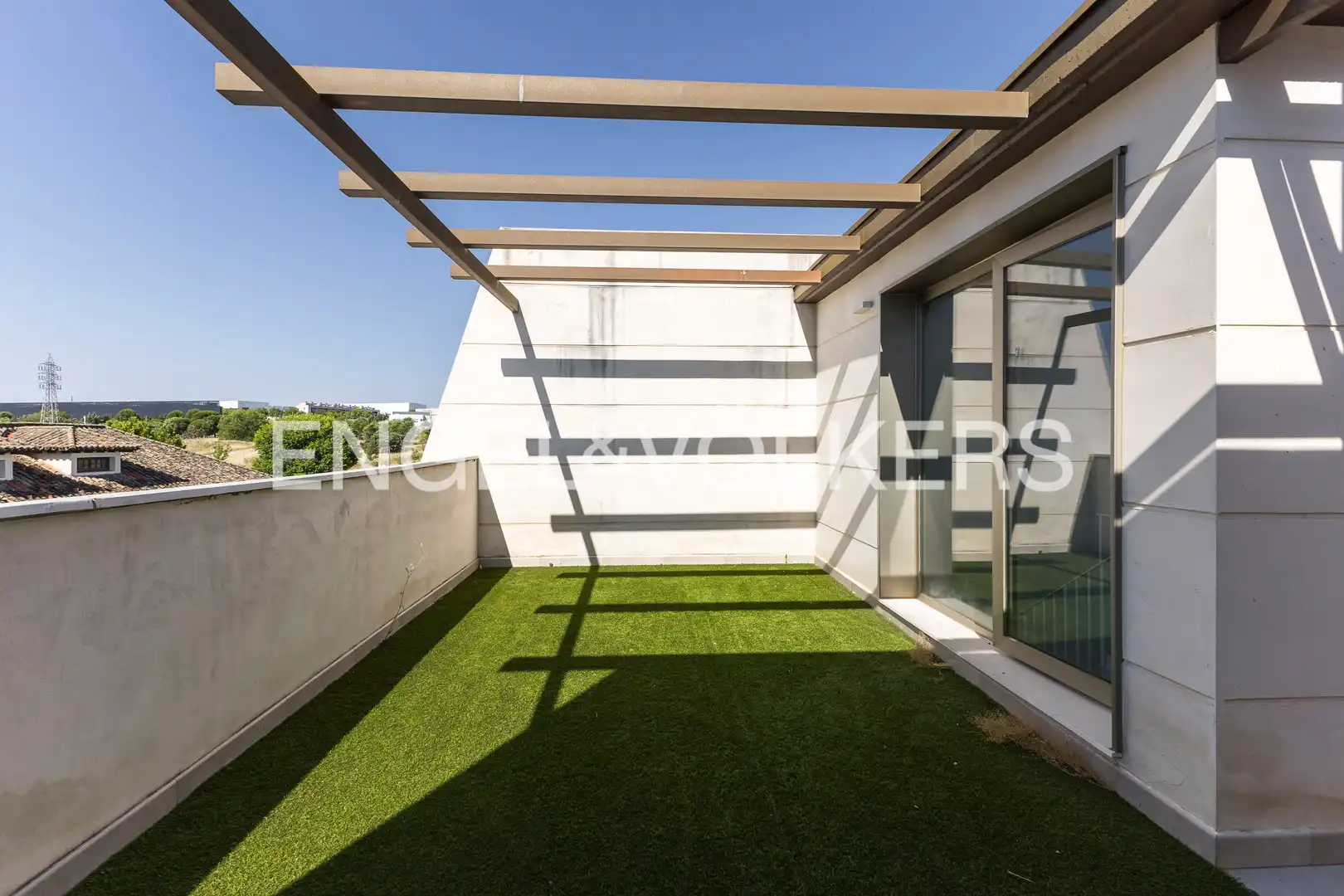 Terraza de Casa adosada en venta en Tres Cantos con Aire acondicionado, Calefacción y Jardín privado