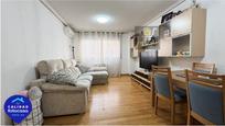 Living room of Flat for sale in Parla  with Air Conditioner and Balcony