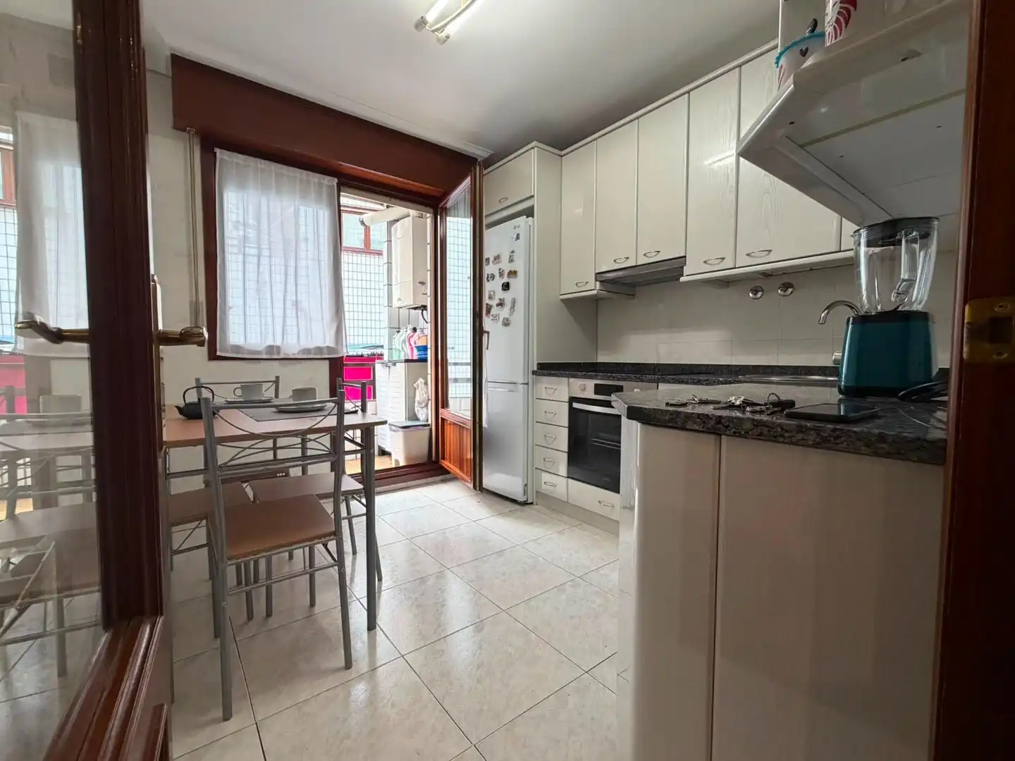 Cuina de Pis en venda en Basauri  amb Calefacció, Terrassa i Traster