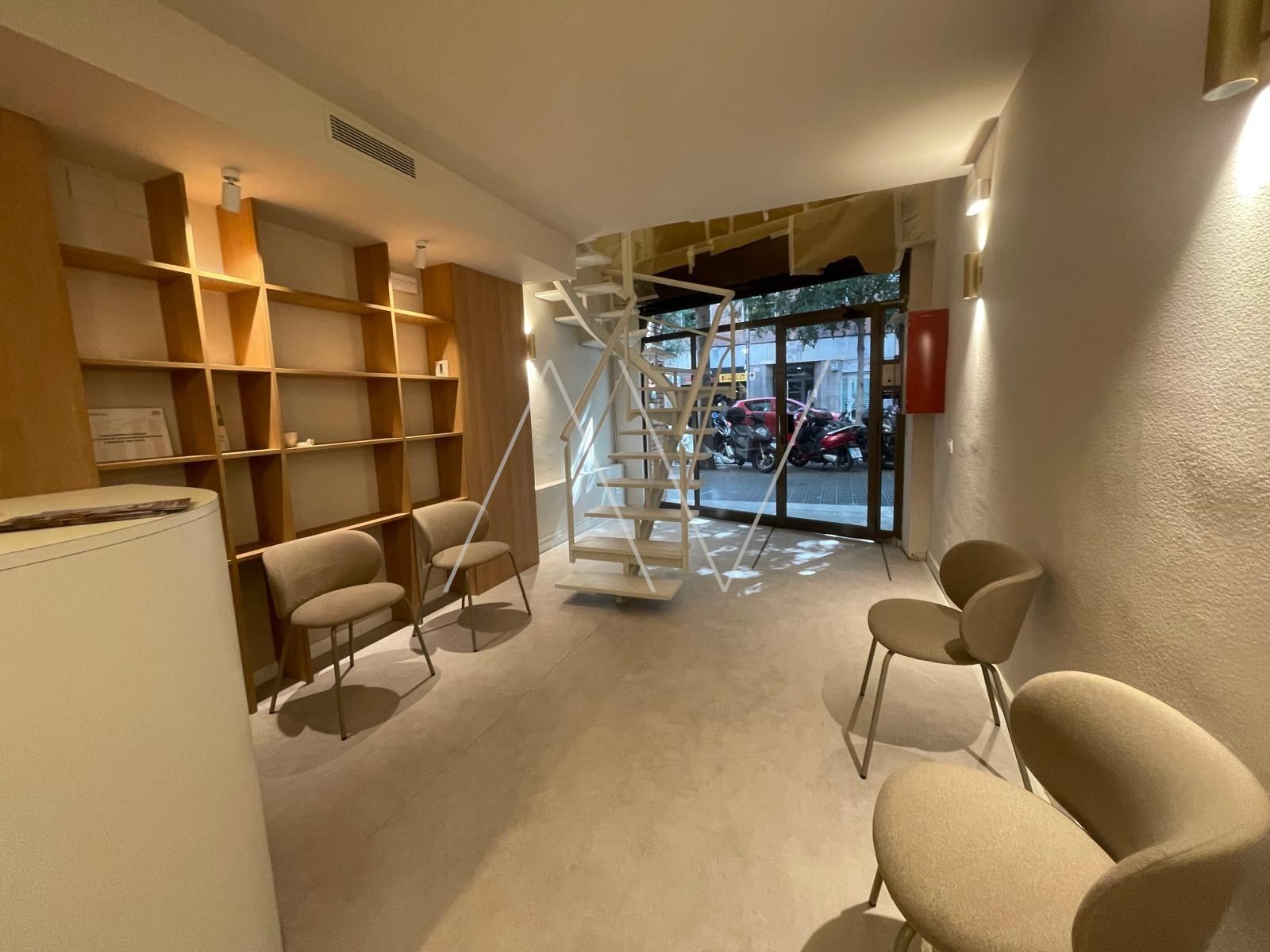 Premises for sale in  Barcelona Capital