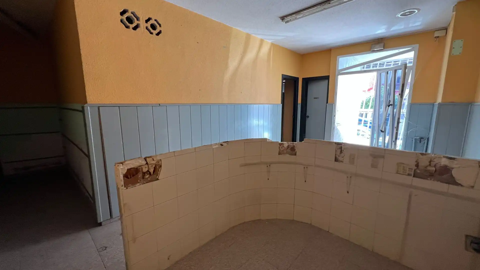 Local comercial en venda a Avenida de Juan Carlos I, imagen 3