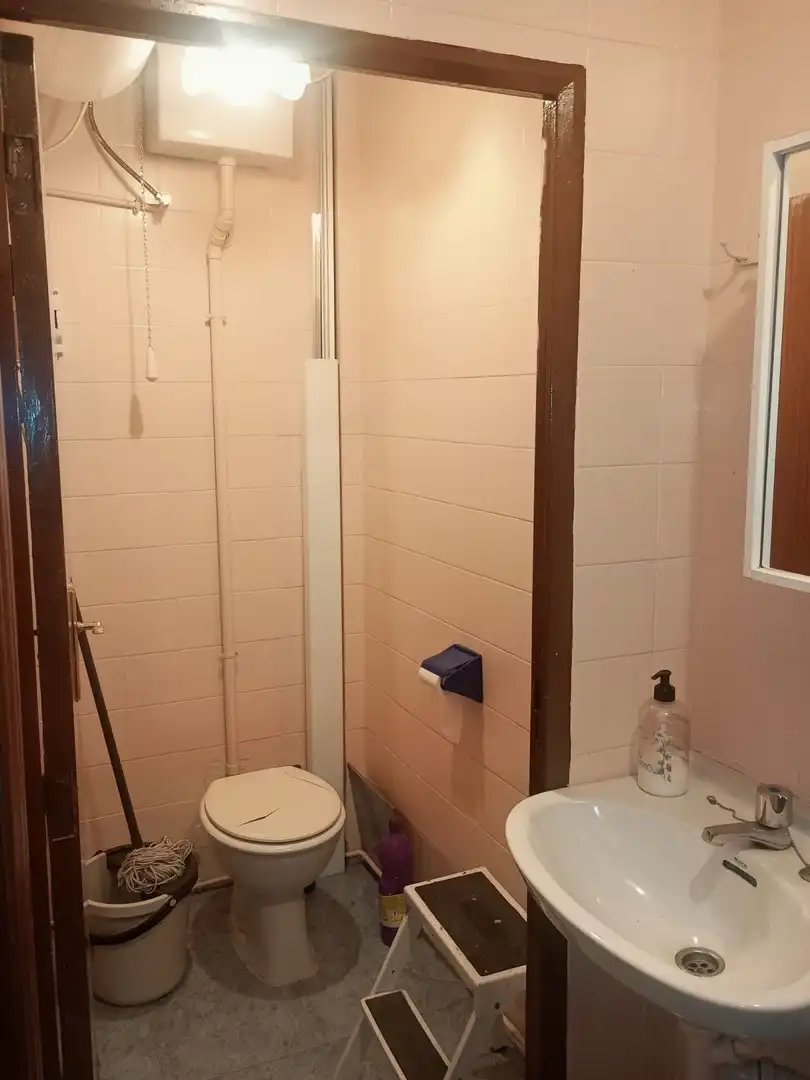 Badezimmer von Loft zum Verkauf in Madrid mit Klimaanlage