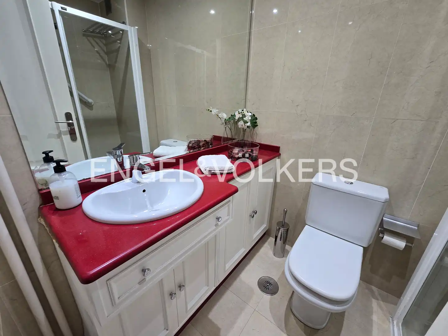 Baño de Piso en venta en Vigo  con Calefacción, Terraza y Balcón