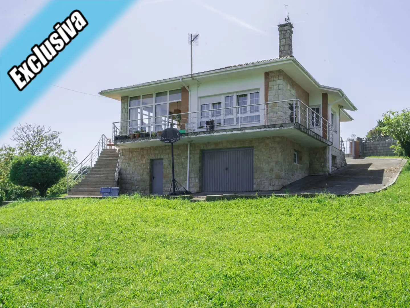 Vista exterior de Casa o chalet en venta en Arnuero con Calefacción, Jardín privado y Terraza