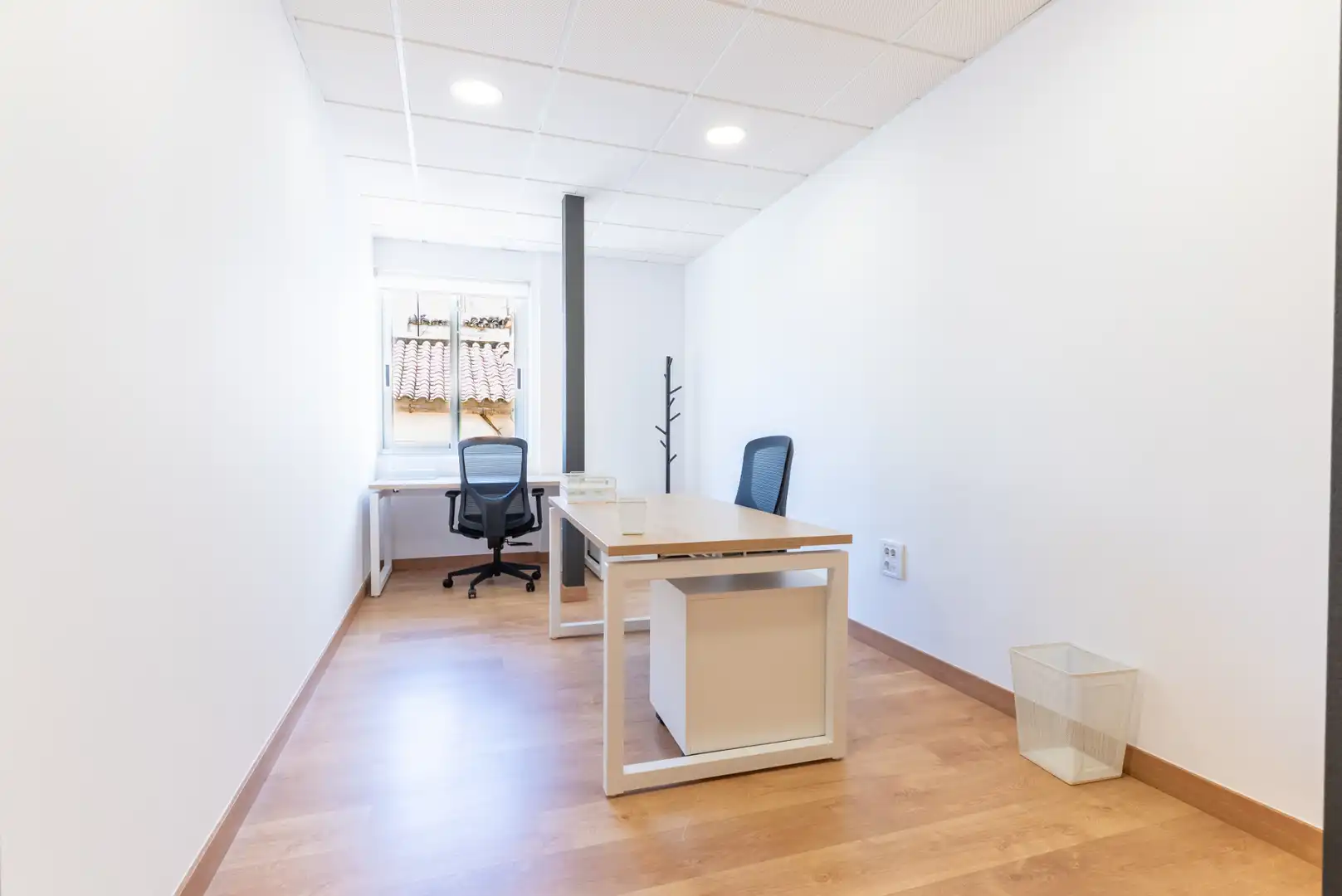 Büro zur Miete in Málaga mit Klimaanlage, Heizung und Möbliert