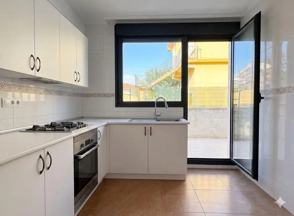 Cocina de Casa o chalet en venta en Torrelavega  con Calefacción, Terraza y Trastero