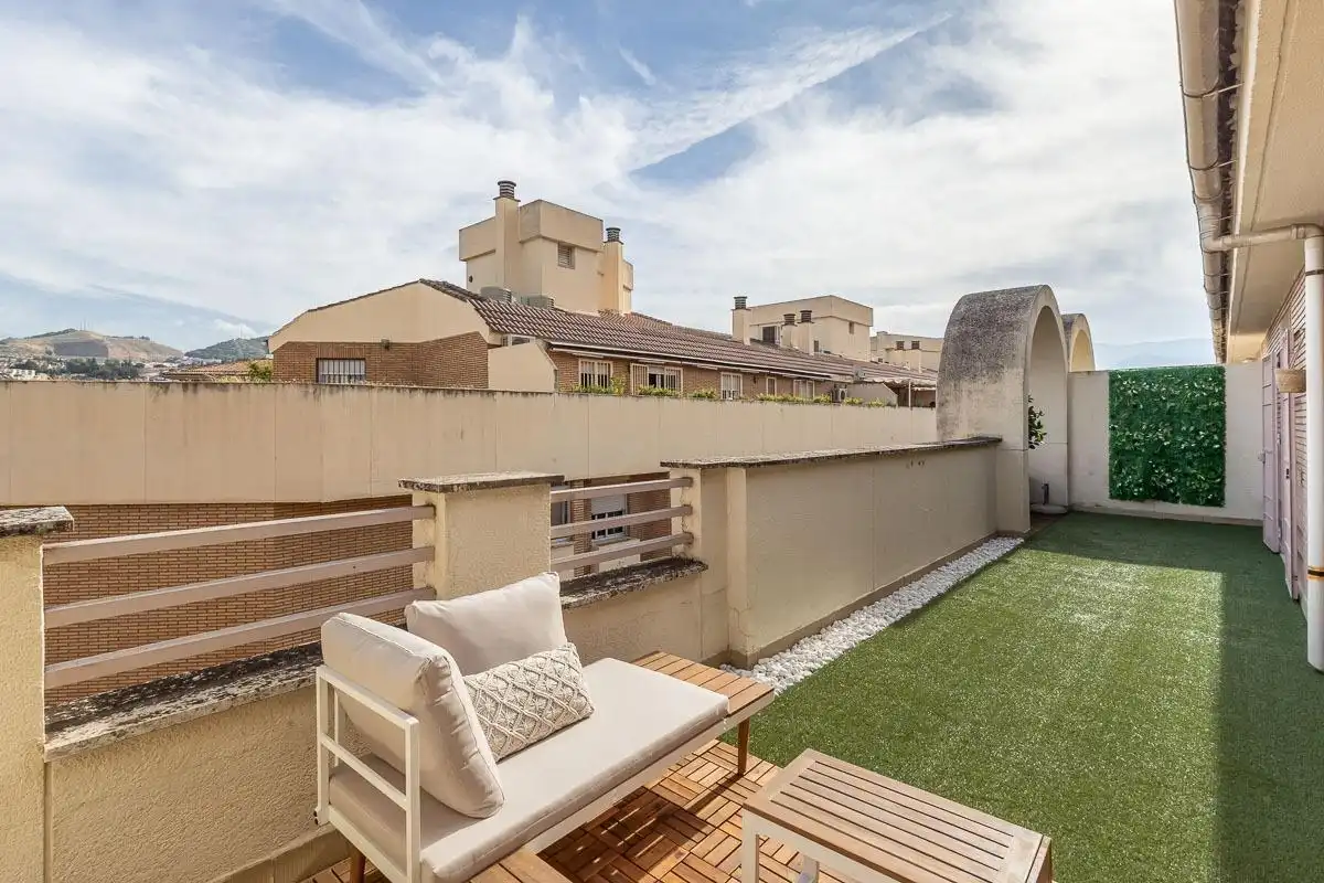 Attico con terrazza in vendita a Calle Profesor Sainz Cantero 5
