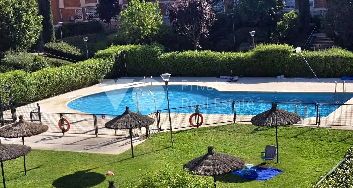 Piscina de Pis en venda en Villanueva del Pardillo amb Calefacció, Parquet i Terrassa