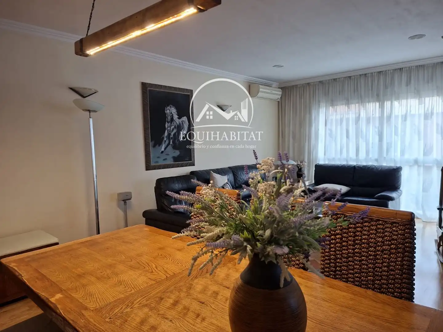 Sala d'estar de Casa adosada en venda en Alcarràs amb Aire condicionat, Jardí privat i Traster