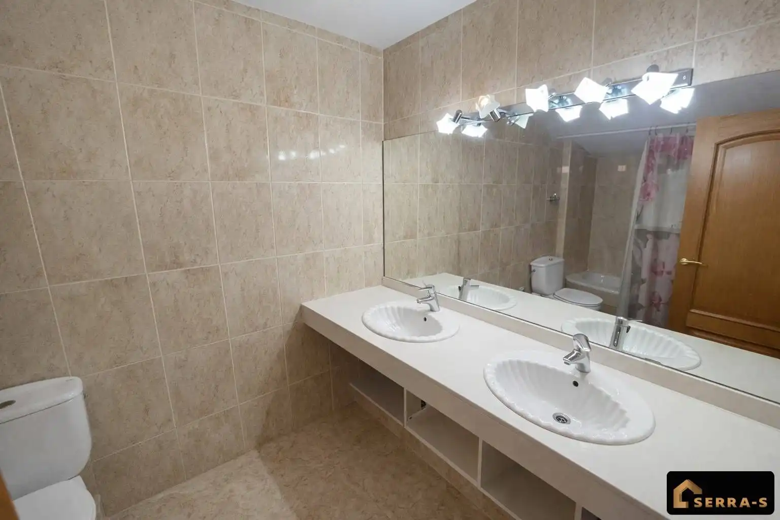 Badezimmer von Dachboden zum Verkauf in Malgrat de Mar mit Terrasse und Balkon