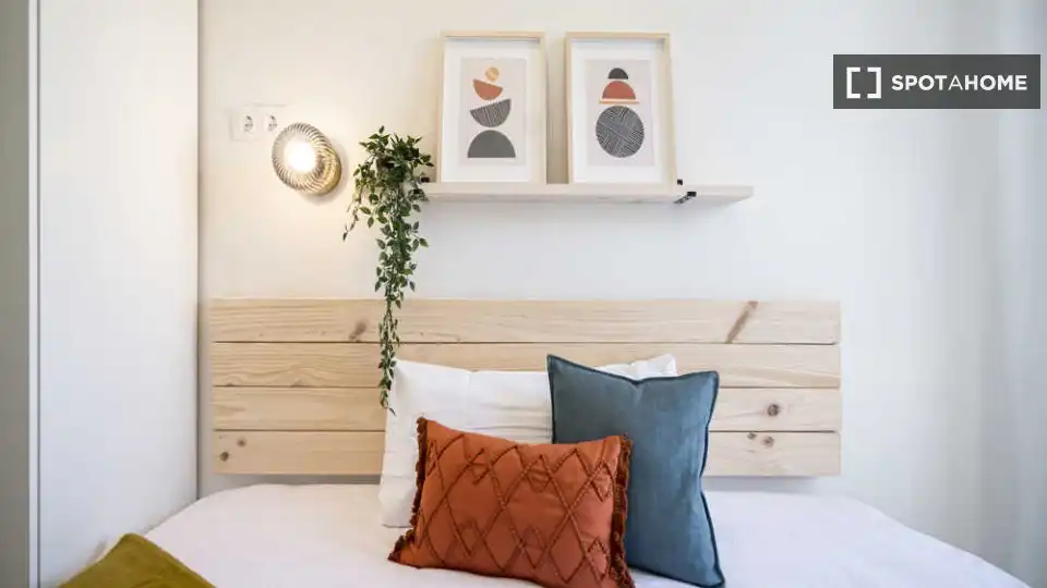 Habitación de Piso de alquiler en Madrid con Aire acondicionado, Calefacción y Amueblado