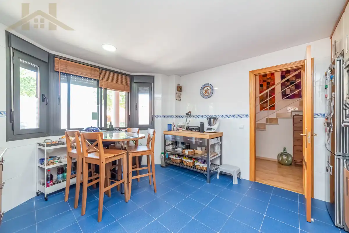 Casa a schiera con giardino in vendita a Avenida de Don Pedro Hernando Sanz, imagen 4
