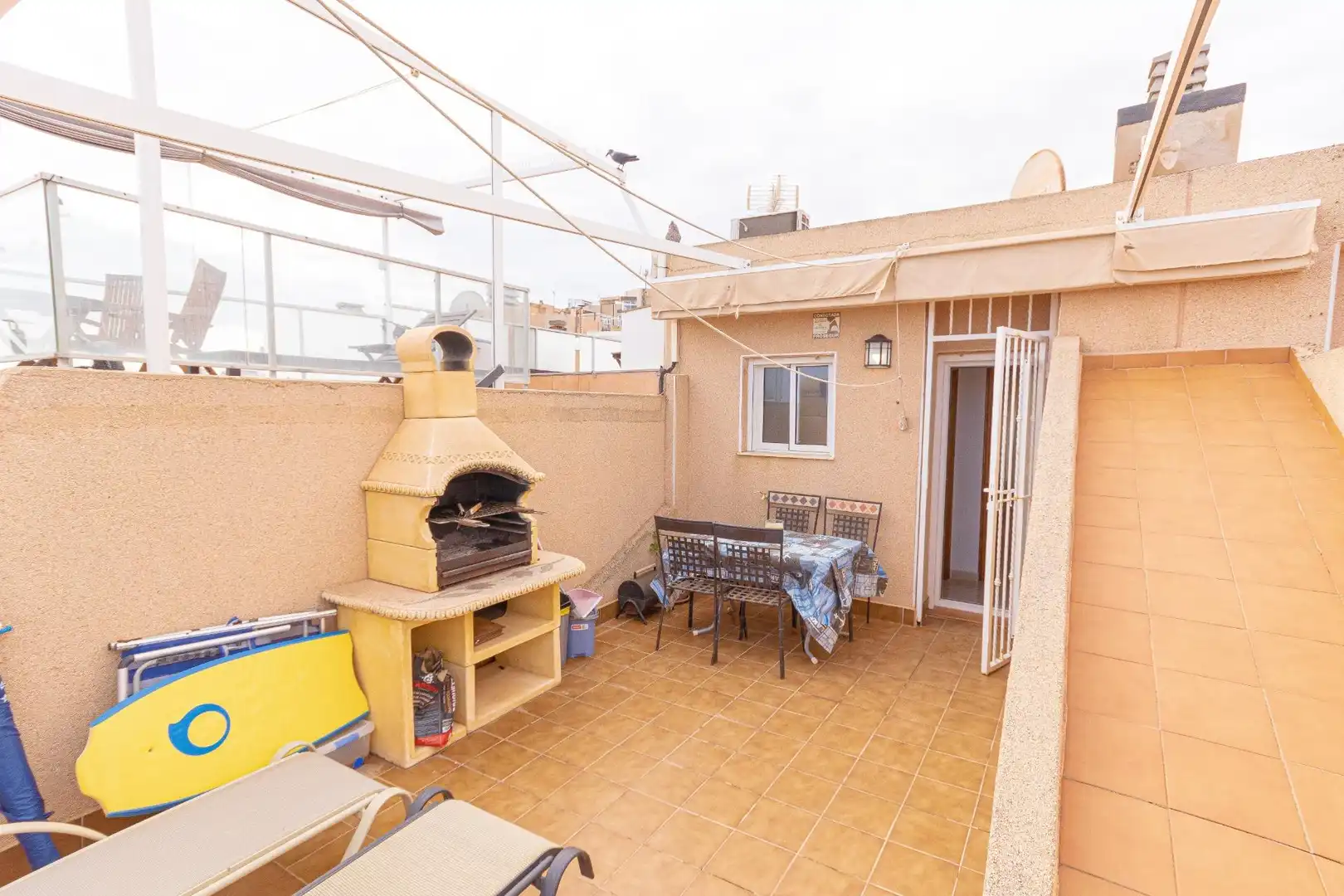 Terrassa de Apartament de lloguer en Torrevieja amb Aire condicionat, Jardí privat i Terrassa