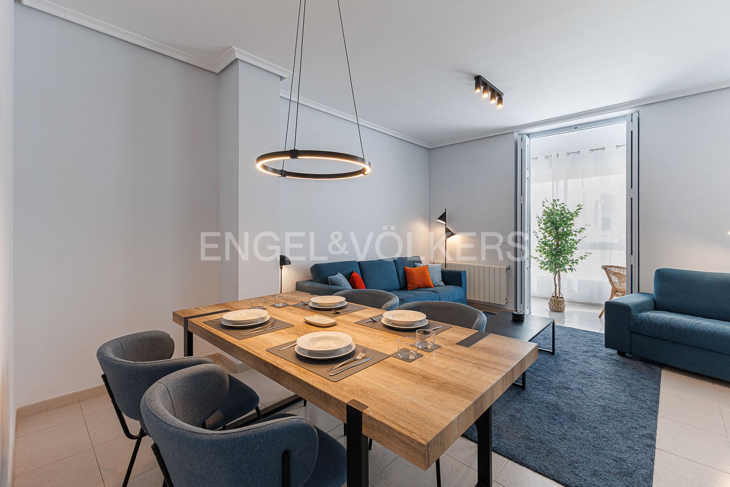Menjador de Apartament de lloguer en  Valencia Capital amb Aire condicionat, Calefacció i Piscina