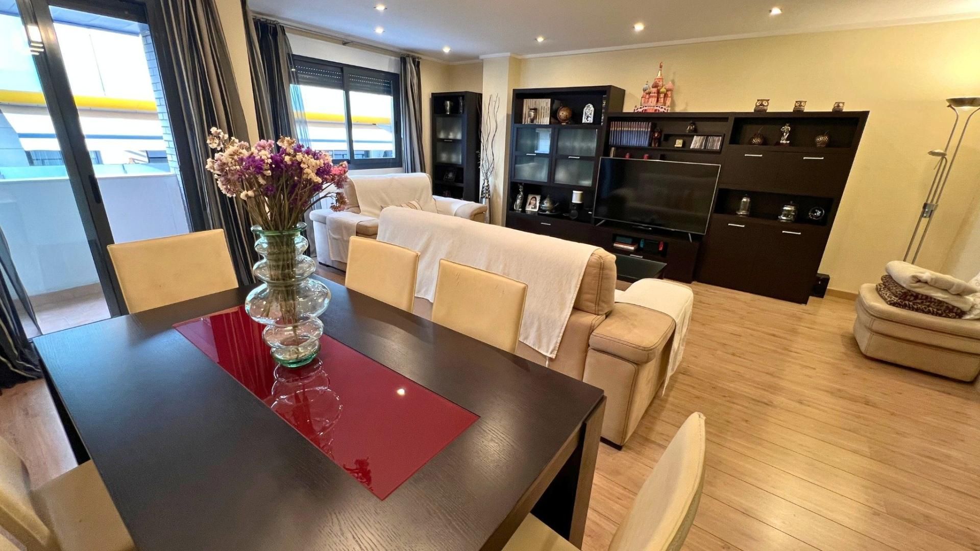 Menjador de Pis en venda en Elda amb Aire condicionat, Calefacció i Balcó