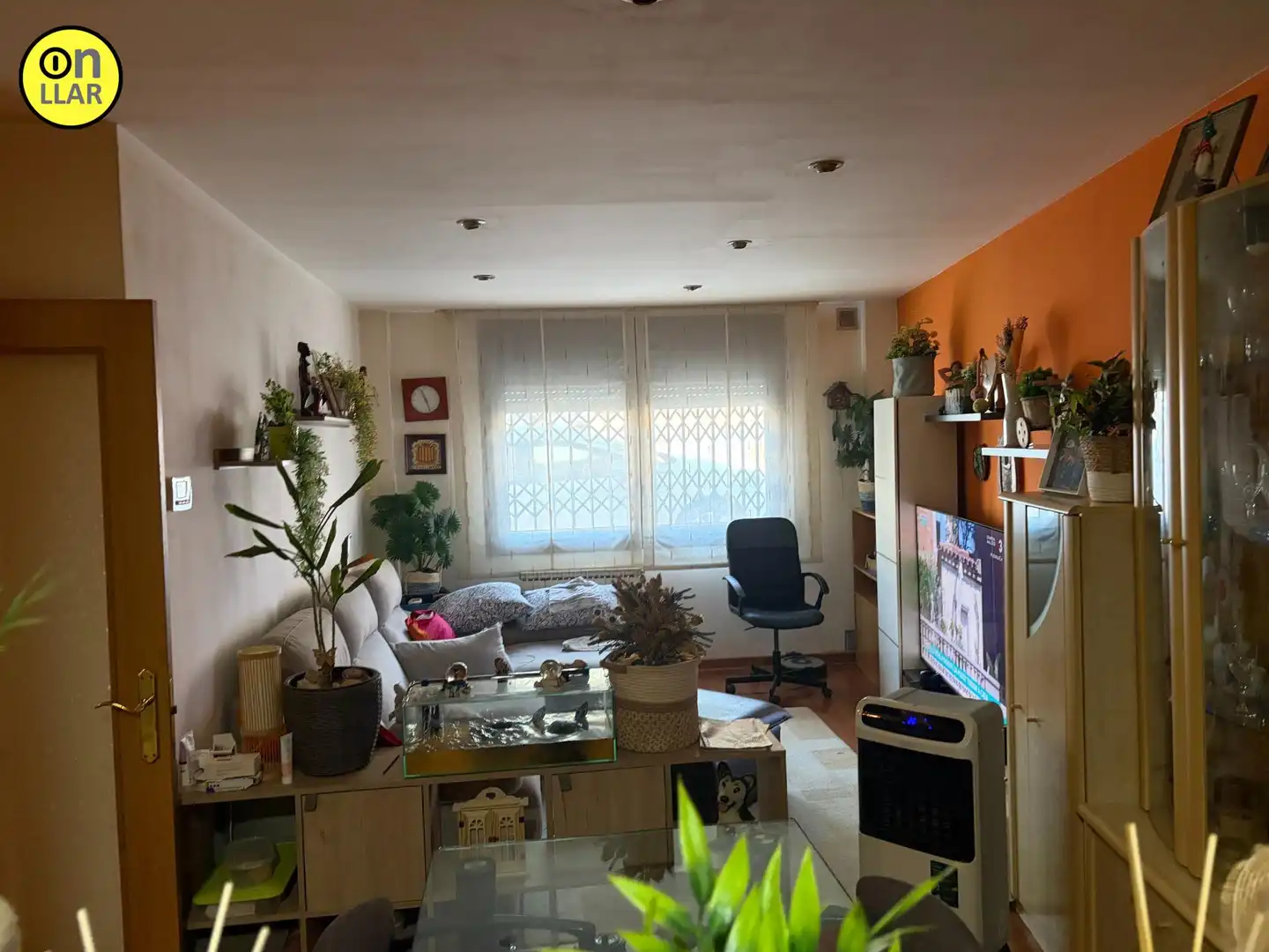 Sala d'estar de Pis en venda en Torelló amb Calefacció