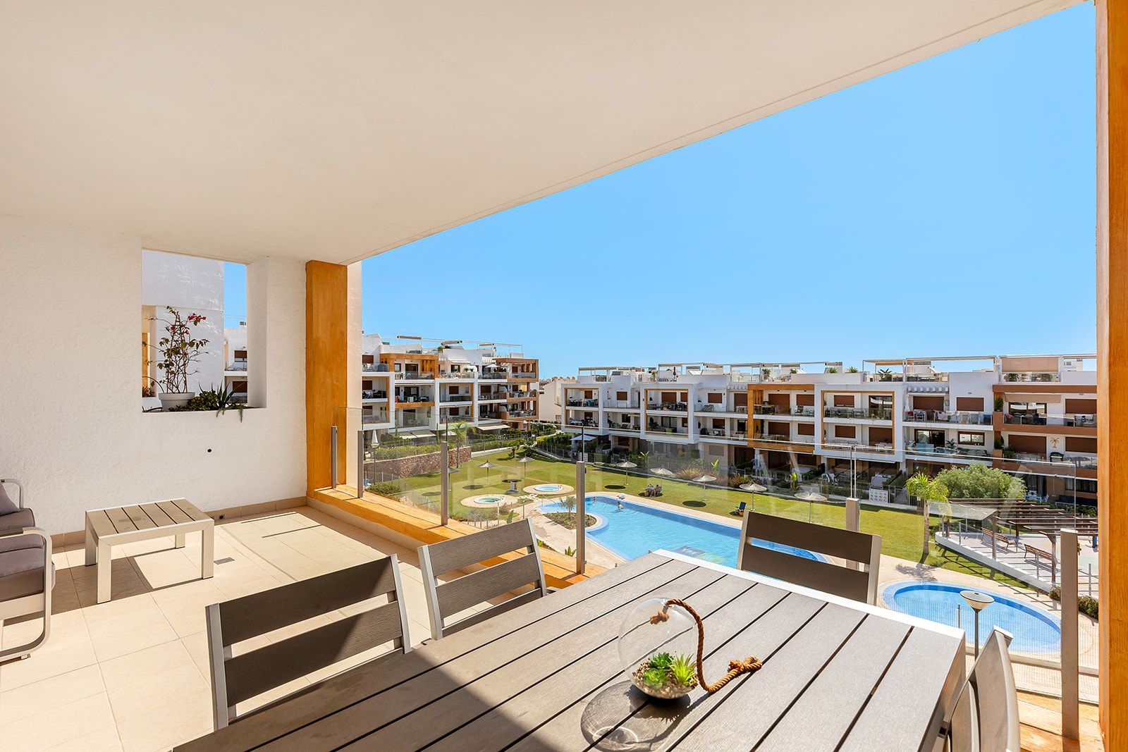 Terrassa de Apartament en venda en Orihuela amb Piscina comunitària