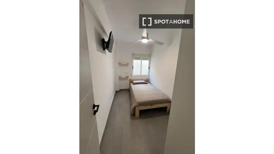 Habitación de Piso de alquiler en Alicante / Alacant con Aire acondicionado, Calefacción y Amueblado
