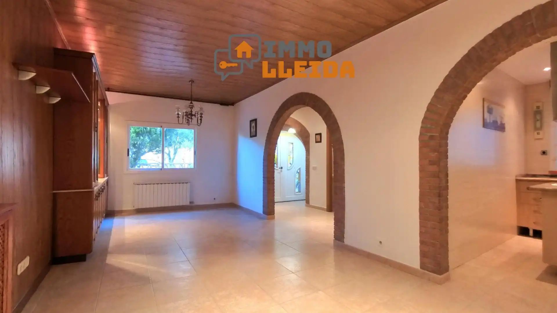 Sala de estar de Casa adosada en venta en Balaguer con Calefacción y Terraza