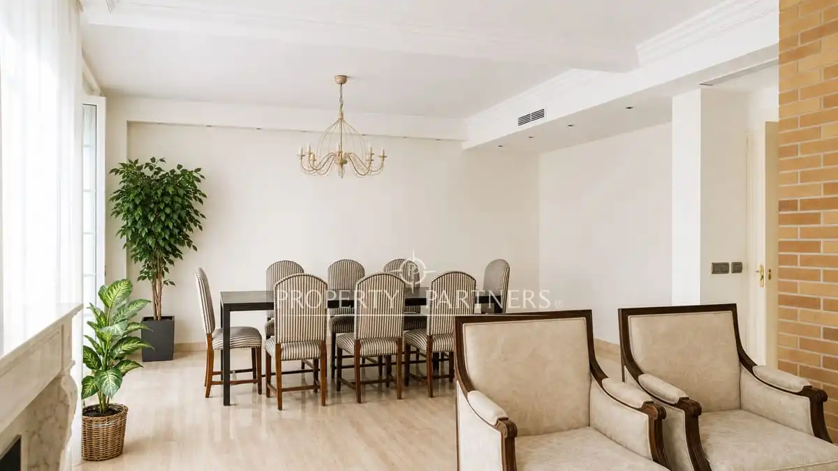 Comedor de Casa adosada en venta en Madrid con Aire acondicionado, Calefacción y Jardín privado
