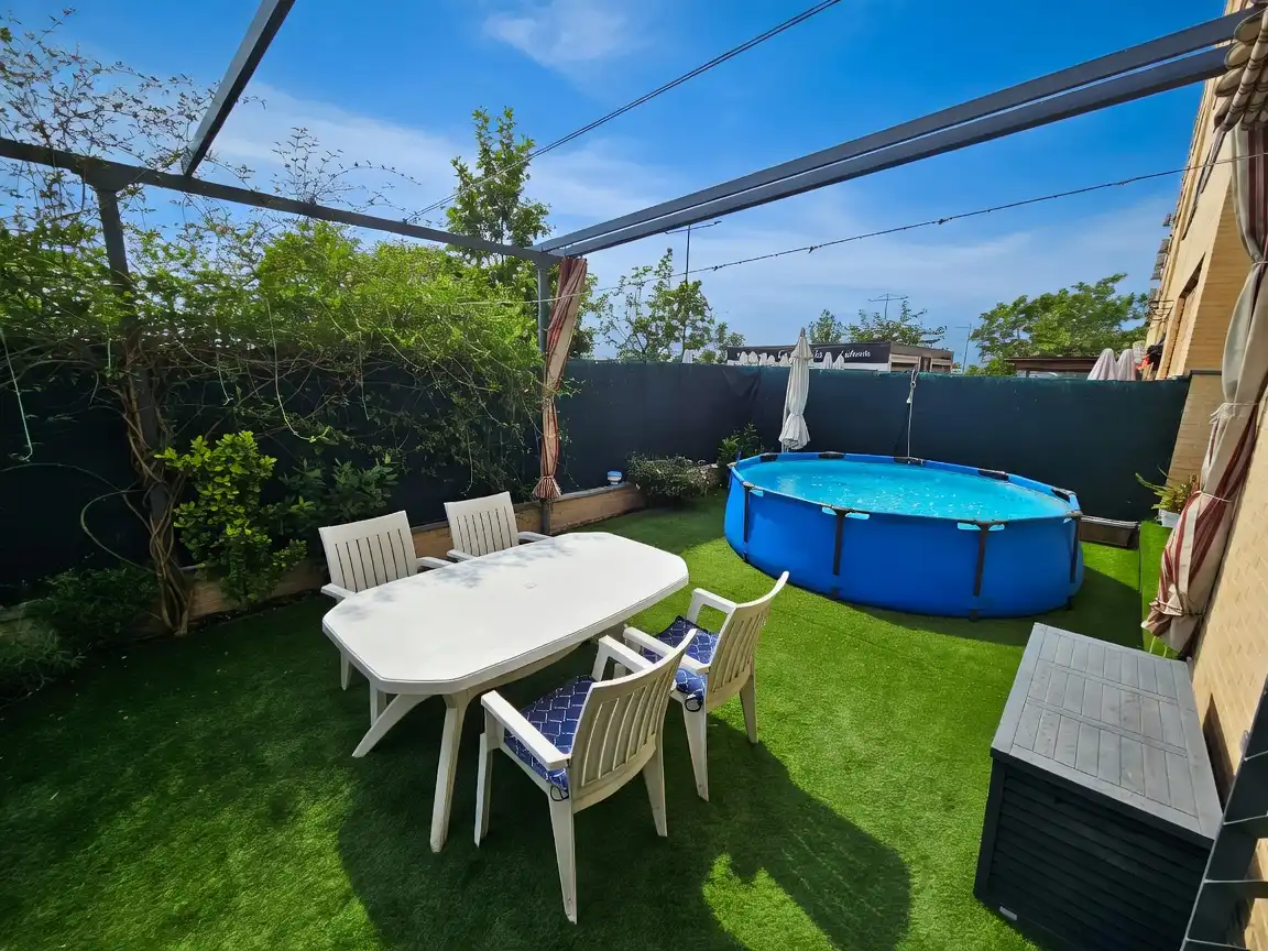 Terraza de Piso en venta en Parla con Aire acondicionado, Calefacción y Jardín privado