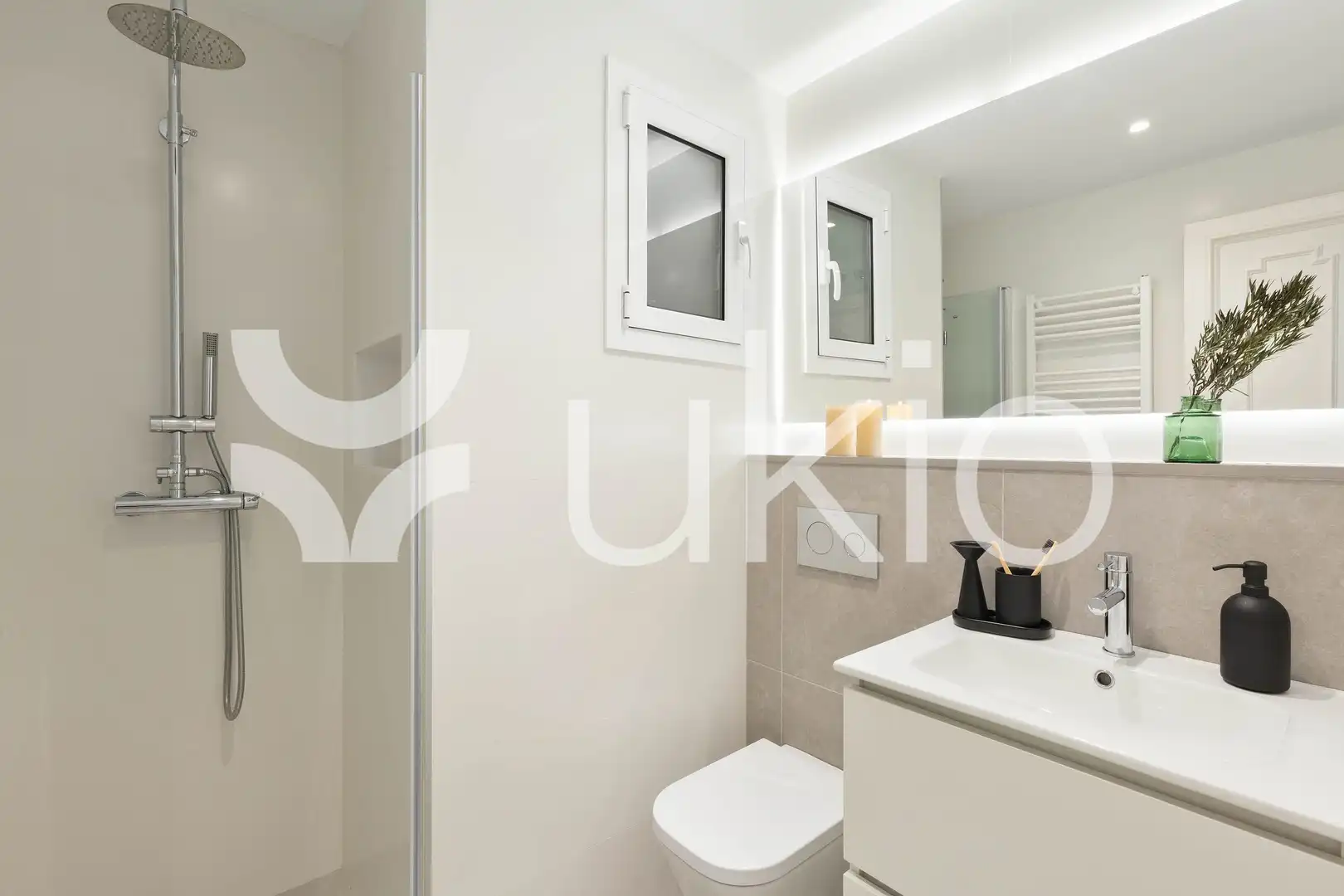 Badezimmer von Wohnungen zur Miete in Barcelona mit Klimaanlage, Heizung und Terrasse