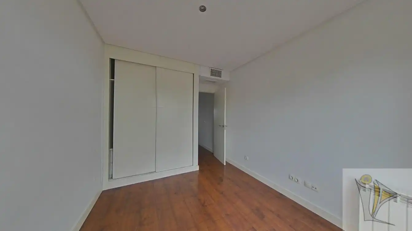 Habitación de Piso en venta en Madrid con Trastero y Piscina comunitaria