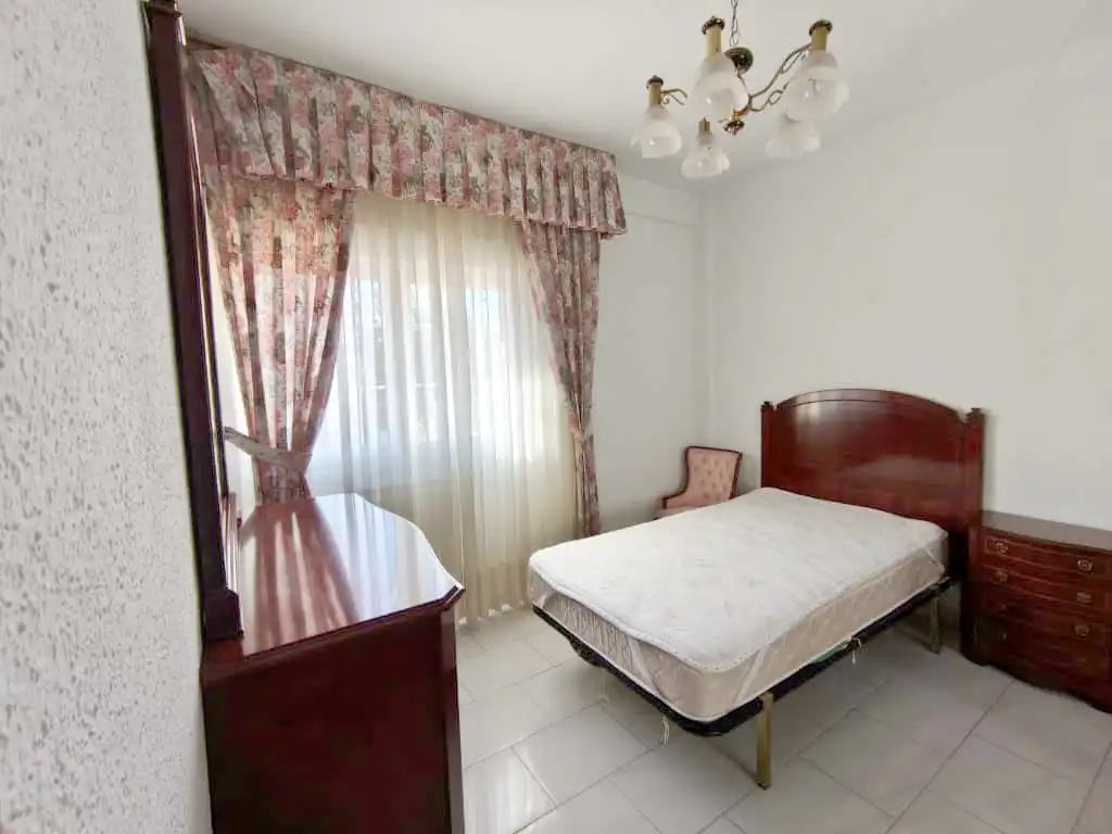 Habitación de Piso en venta en Madrid con Calefacción y Terraza