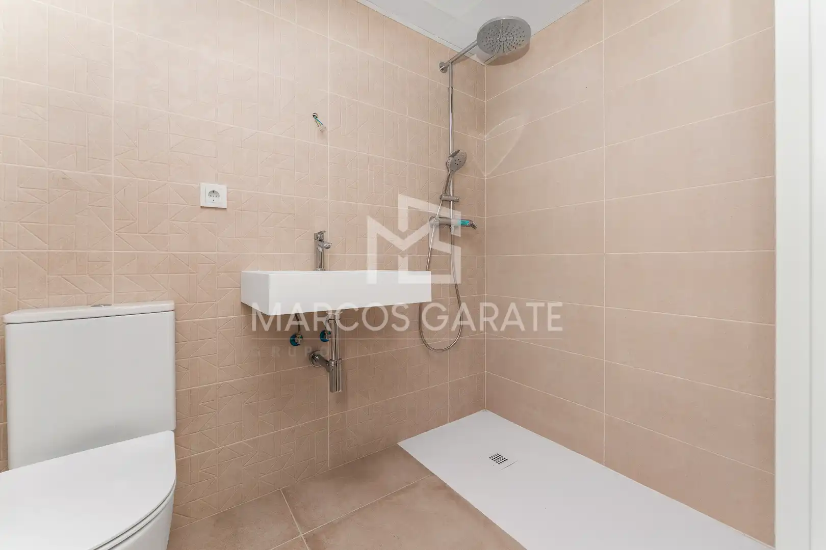 Casa con terraza en venta en Avinguda Marca Hispànica, imagen 13